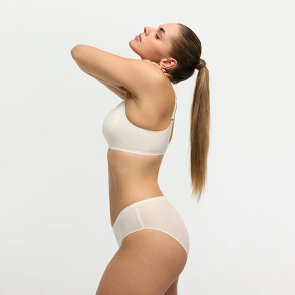 Das Model ist 1,67 m groß und hat die Körbchengröße 80C