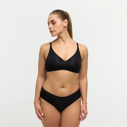 Das Model ist 1,67 m groß und hat die Körbchengröße 80C