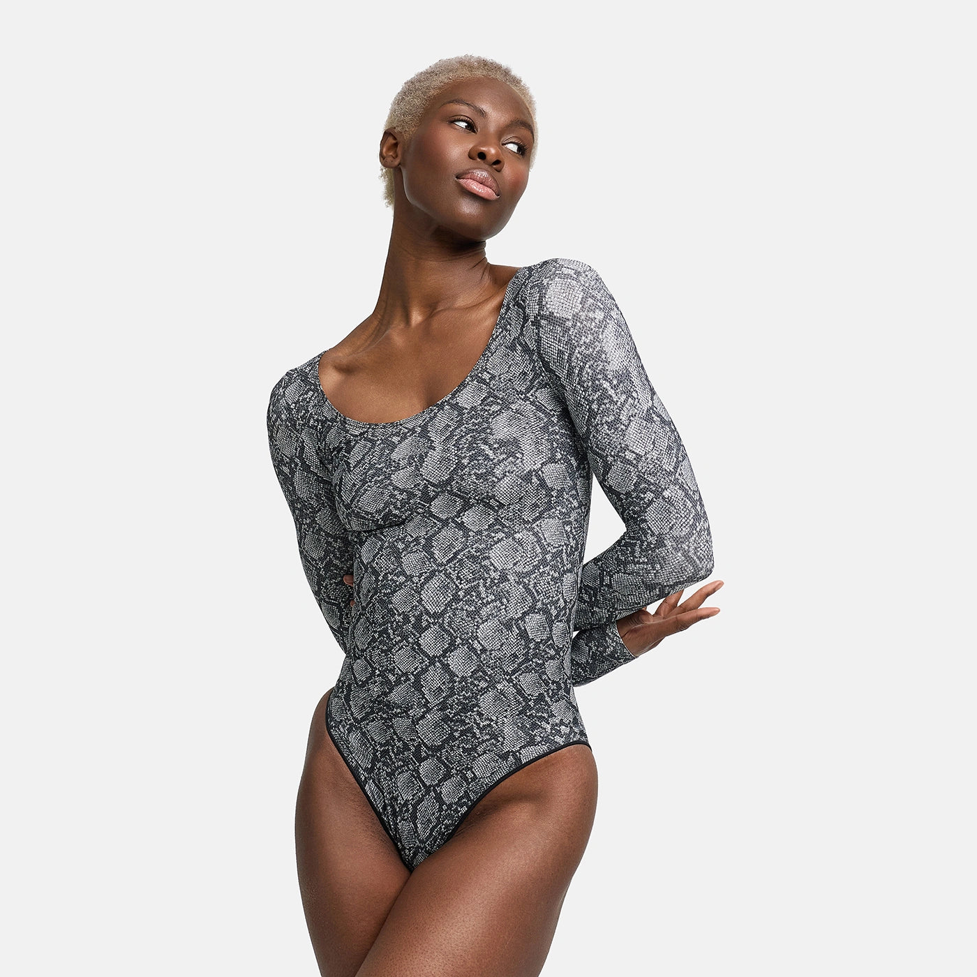 Body contenitivo modellante a maniche lunghe con slip