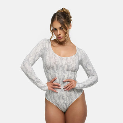 Das Model ist 1,70m groß und trägt Größe L