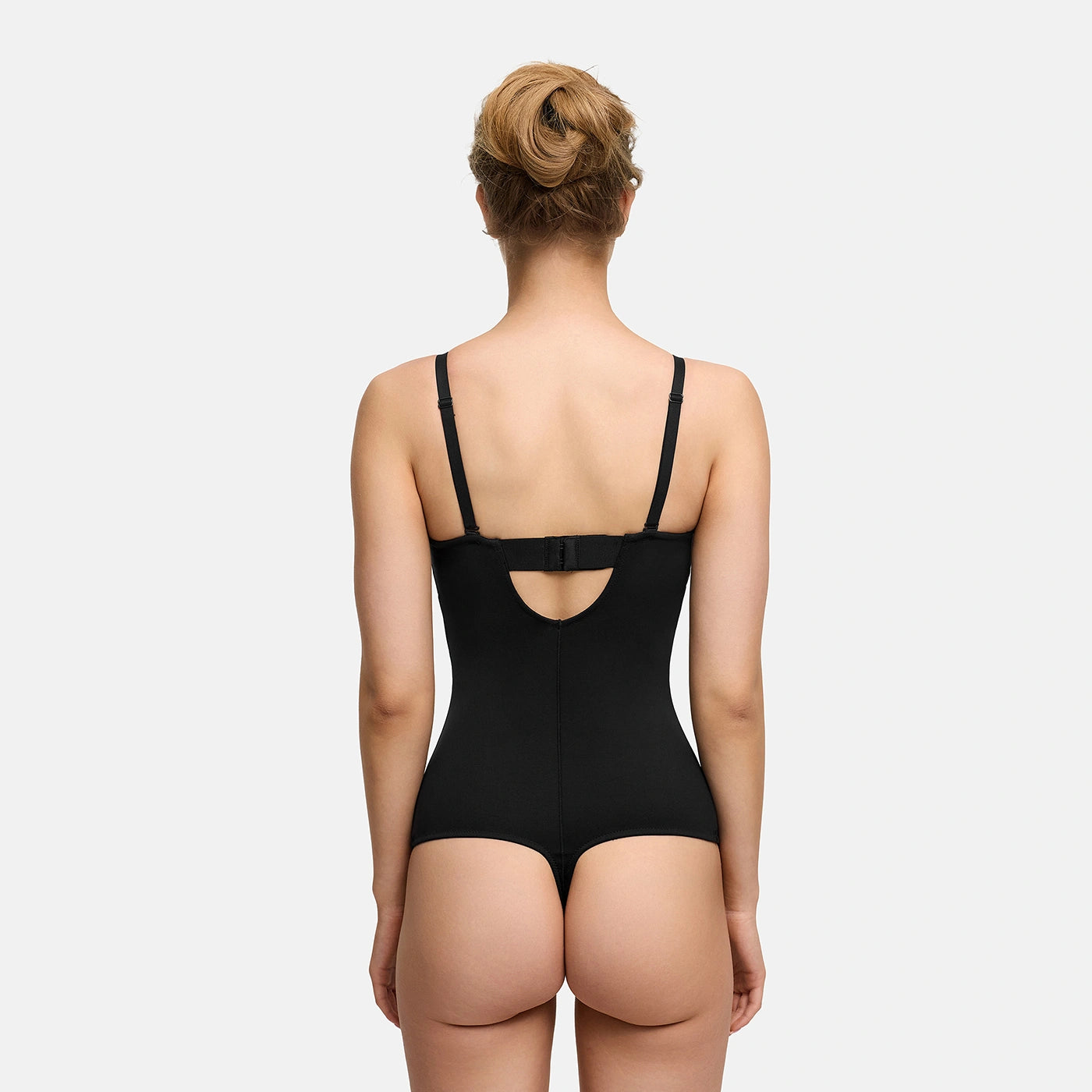 Body con push-up integrado y tanga