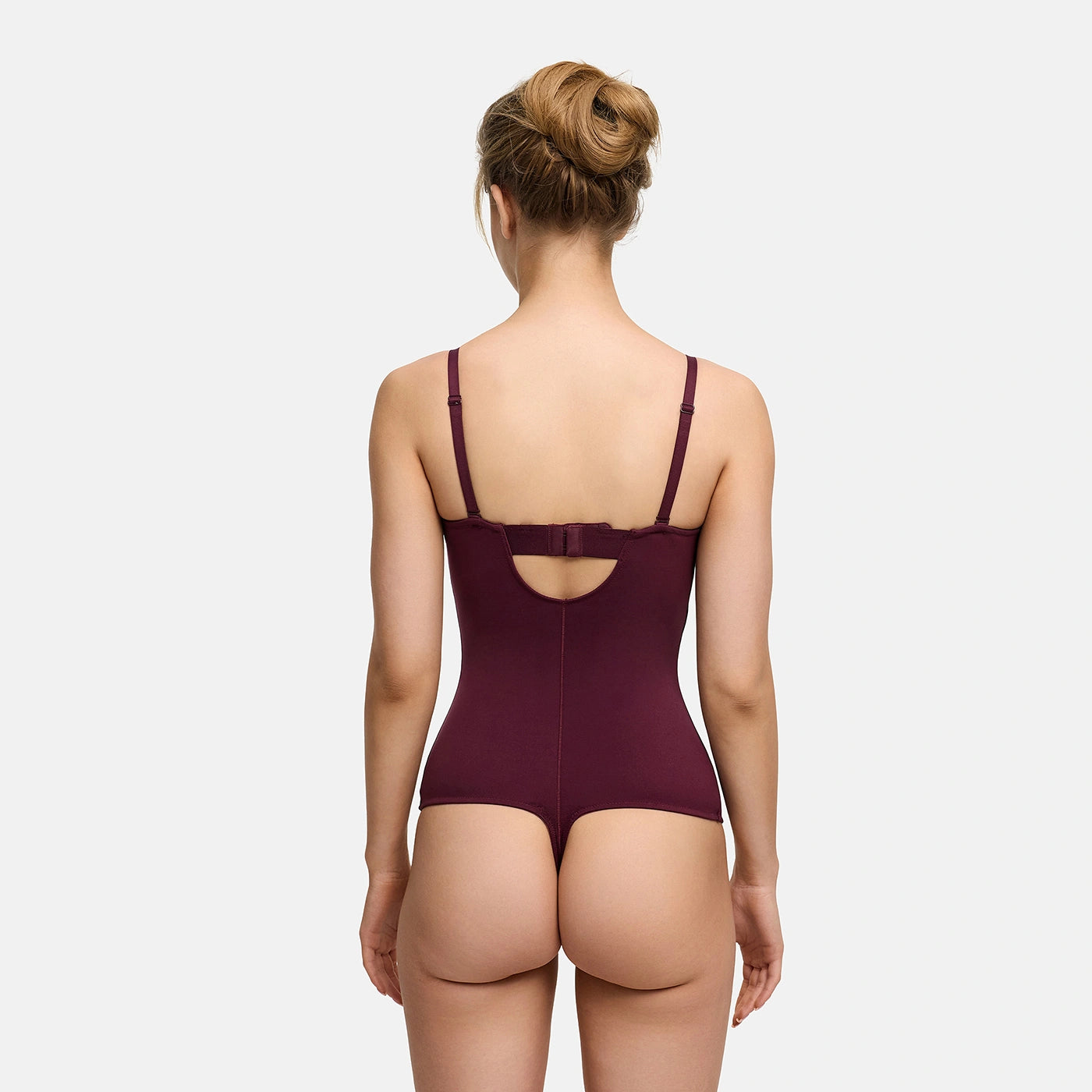Body con push-up integrado y tanga