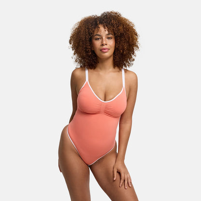 Body sculptant doublé avec coussinets intégrés et string