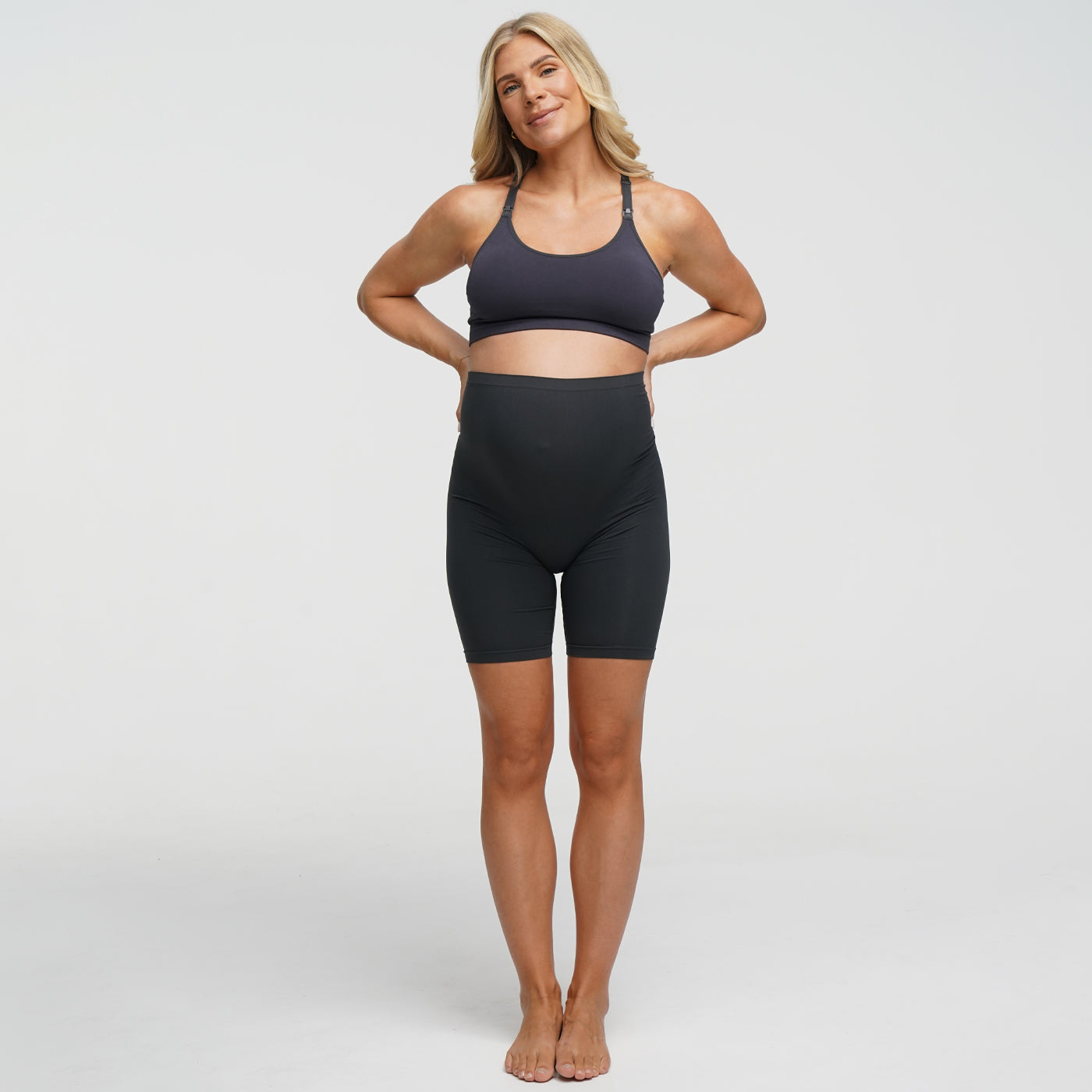 Naadloze zwangerschapsshort met hoge taille