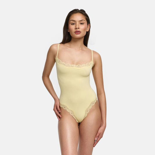 Body met string en kant
