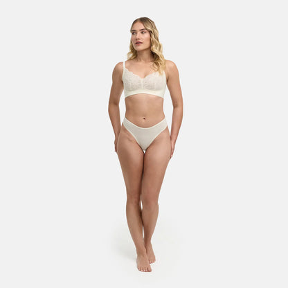 Das Model ist 1,76m groß und trägt Größe S