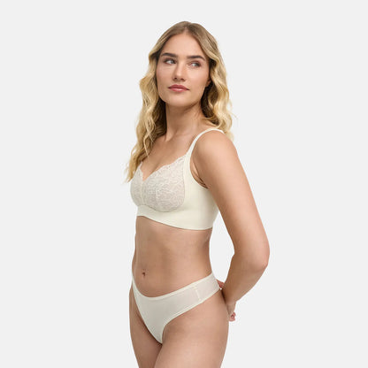 Das Model ist 1,76m groß und trägt Größe S